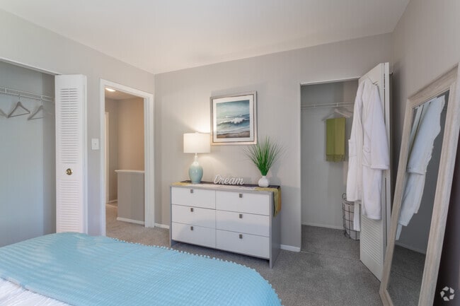 Model 2BR, 1.5BA - The Lawton Townhomes