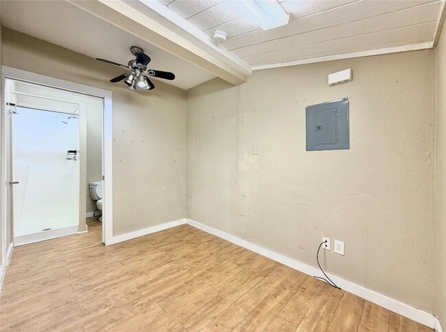 Photo - 1002 Gregg St