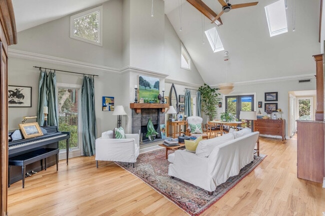 Photo - 209 Station 17 St Unit SI ID1513843P