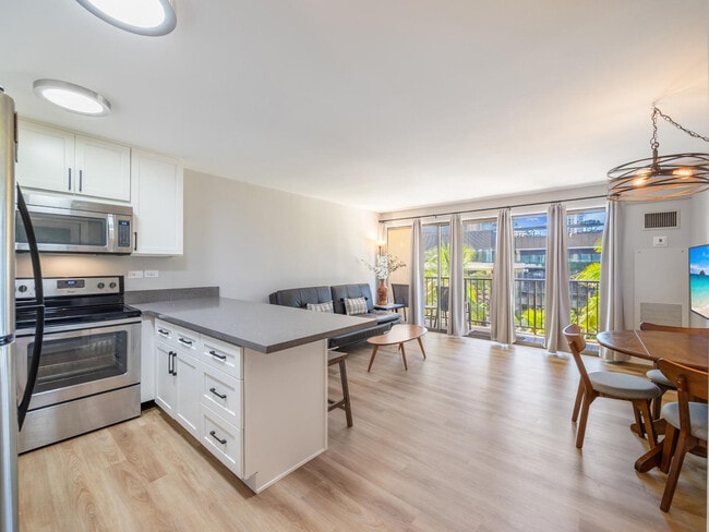 Building Photo - 2140 Kuhio Ave. Unit ID1327716P