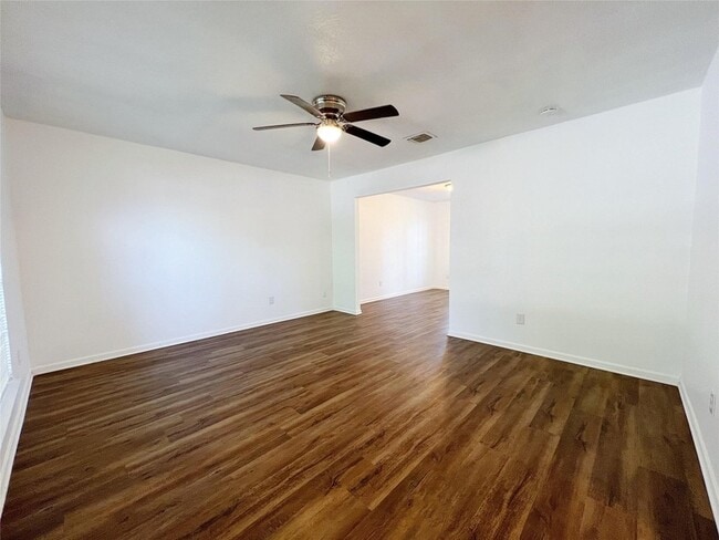 Photo - 616 Valley Spring Dr