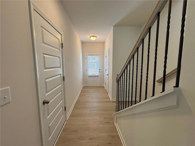 Photo - 701 Shetland Trl