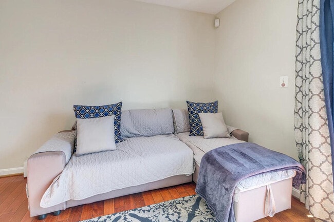 Photo - 450a Condon Terrace SE Unit SI ID1385959P