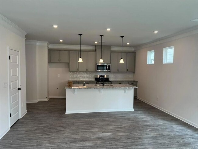 Photo - 423 Perth Dr