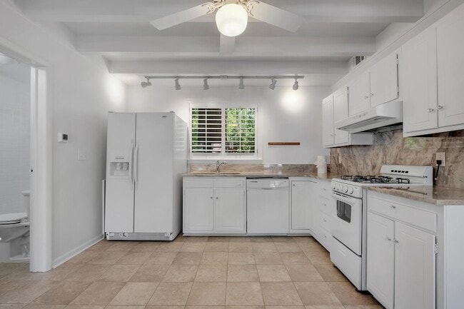 Photo - 1010 Cherry Laurel St