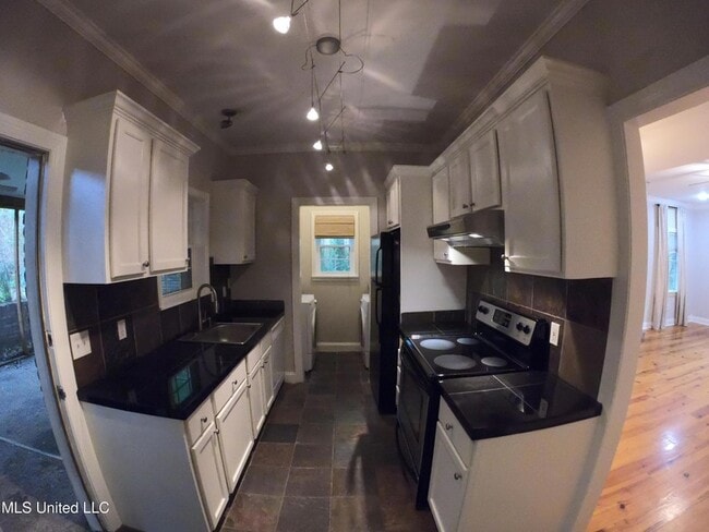 Photo - 1235 Linden Pl