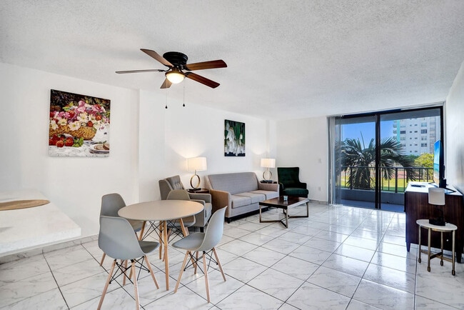 Building Photo - 777 NW 155th Ln Unit SI ID1504056P