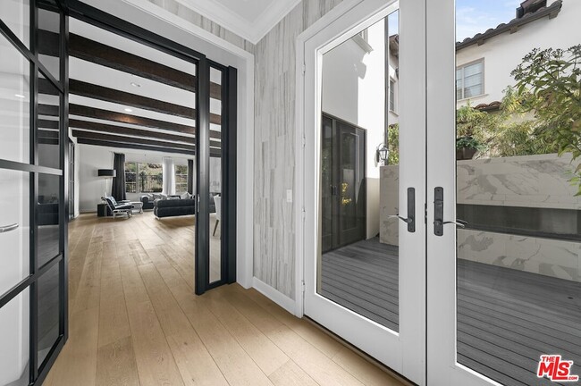 Photo - 105 Via Salamanca