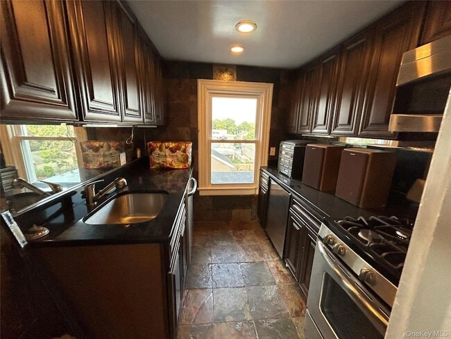 Photo - 14-11 147th St