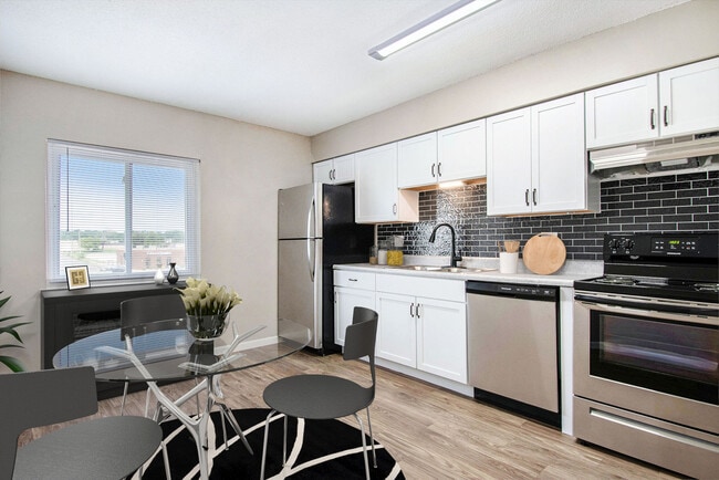 Photo - Harrisburg Square Apartments