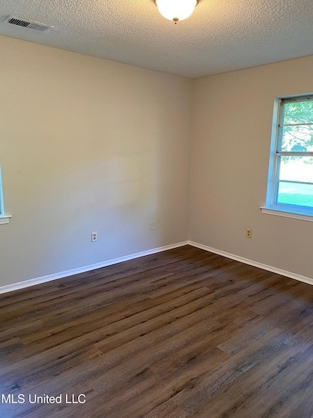 Photo - 5630 Crestwood Dr