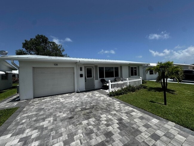 Photo - 108 SW 9th St