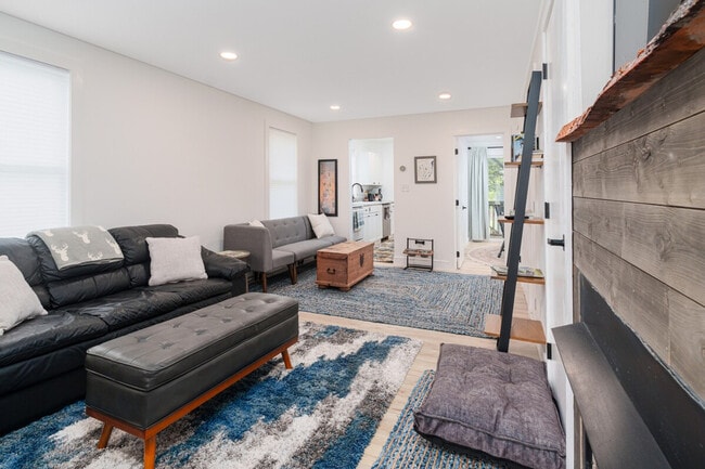 Photo - 10904 NY-73 Scenic Unit ID1302141P