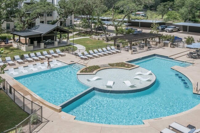 Photo - Marquis Dominion