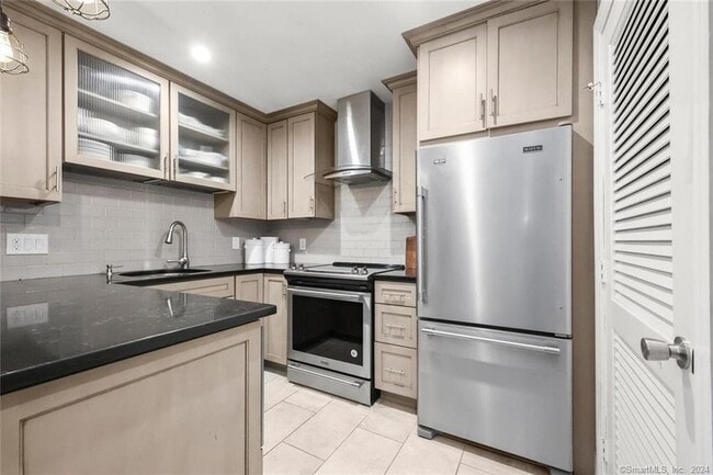 Photo - 83 Washington St Unit 2F