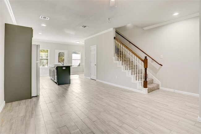 Building Photo - 1045 Marcolin St Unit B