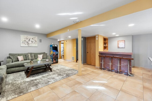 Building Photo - 5000 190th St Unit SI ID1285036P