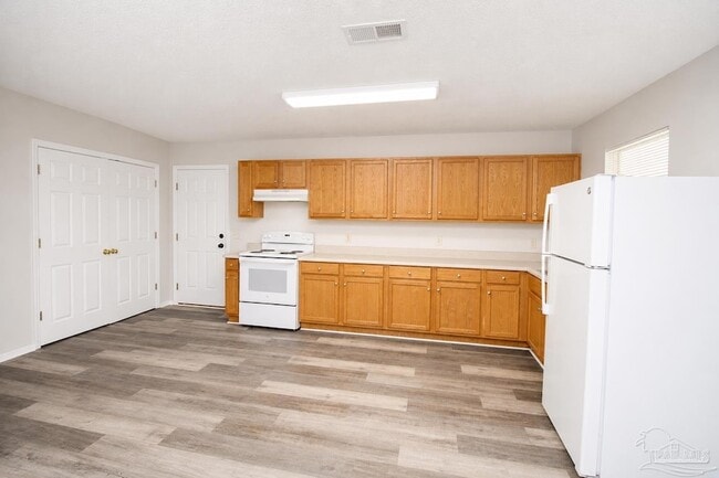 Photo - 5579 Okaloosa St