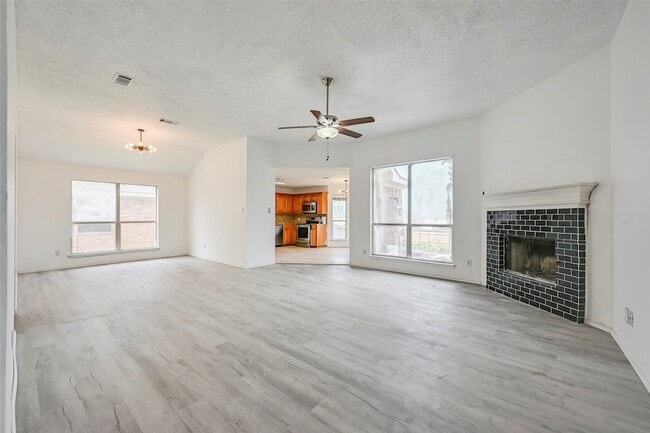 Photo - 809 Elbe Dr