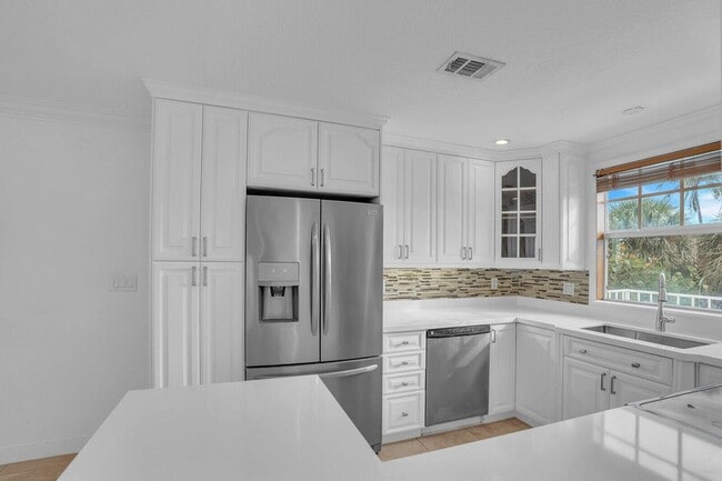 Photo - 705 Mainsail Cir