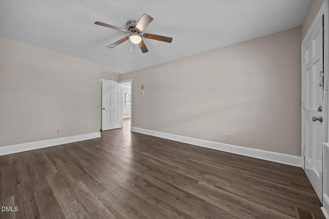 Photo - 204 W McNeill St