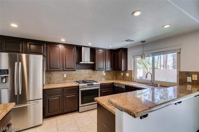 Photo - 240 Honeywood St