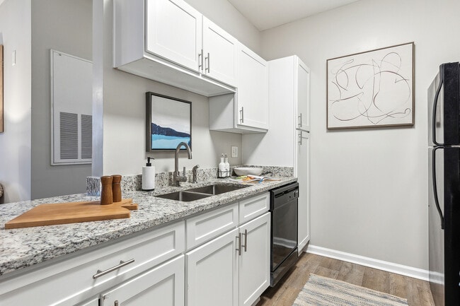 Newly Renovated Two Bedroom with Sunroom - Vinings at Spanish Fort