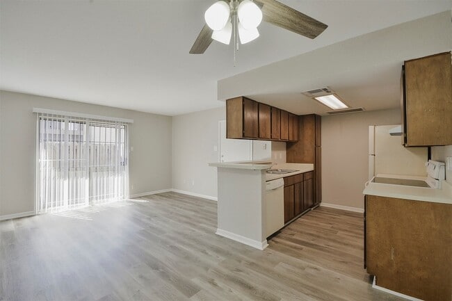 Photo - 12905 Woodforest Blvd Unit 607