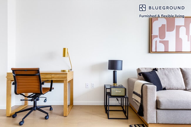 Photo - 1 Union Square South Unit FL18-ID550