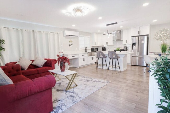 Building Photo - 1063-67 Gillespie Dr Unit SI FL1-ID1471806P