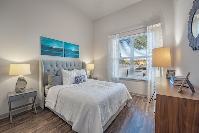 Photo - Mustang Station