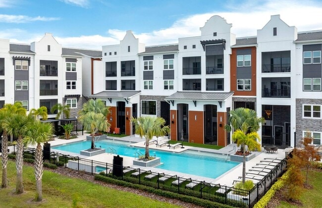 Building Photo - The Edison Daytona Apartments
