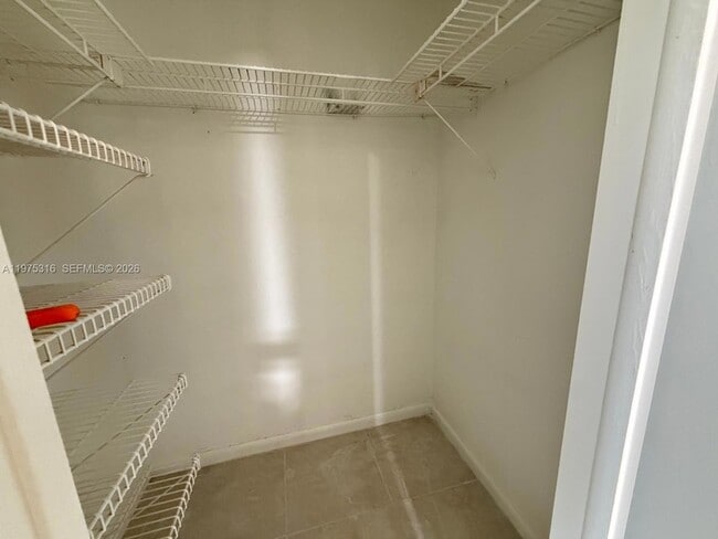 Photo - 210 Canterbury J Unit 2100