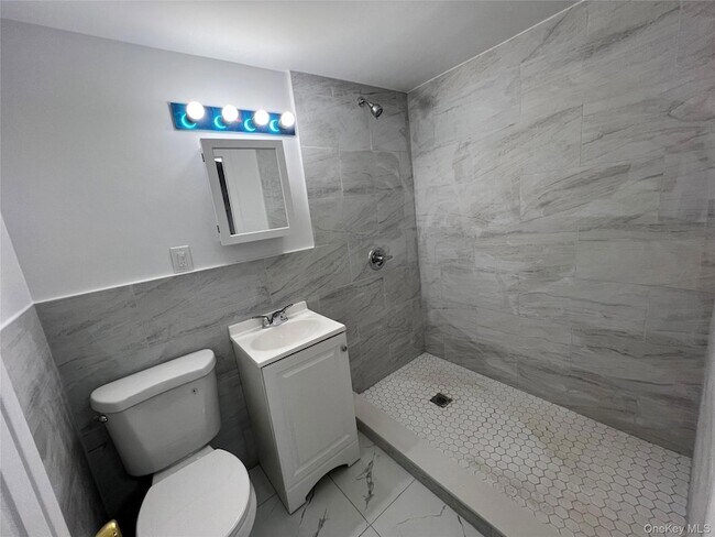 Photo - 78 Bayville Ave
