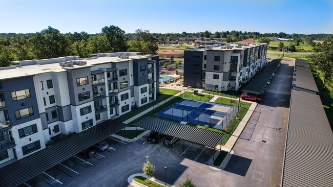 Photo - The Silverleaf Apartments