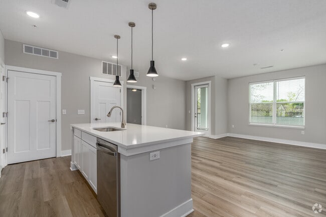 2BR, 2BA - Living Room - Tiffany Flats