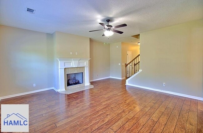 Photo - 1111 Marne Blvd