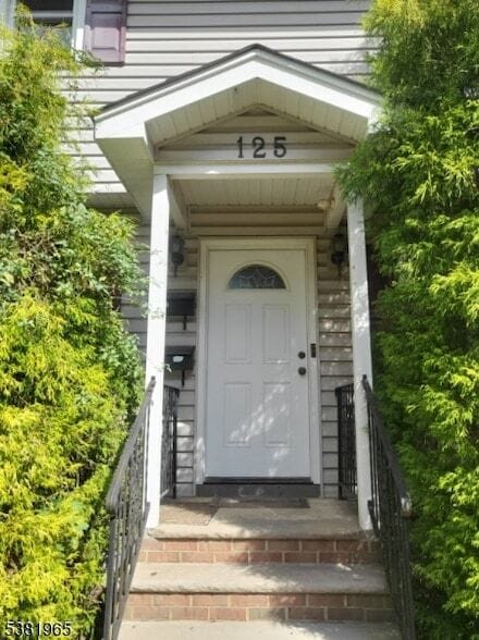 Building Photo - 125 Jerome Ave