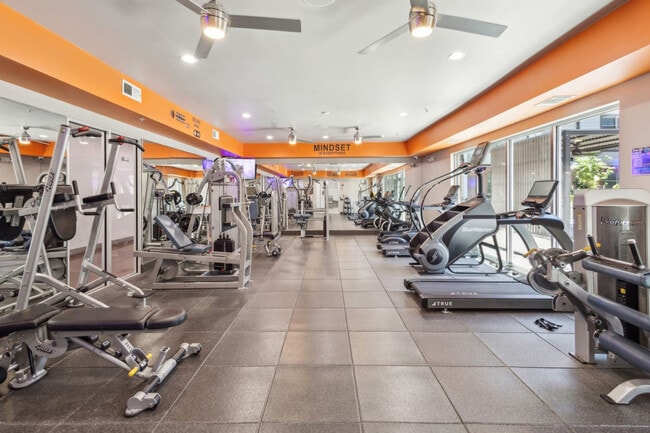 Photo - 264 N Walton St Unit ID1289466P