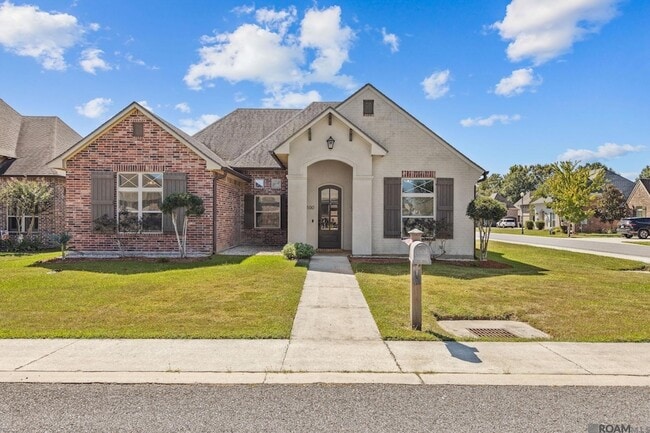 Building Photo - 100 Flora Springs