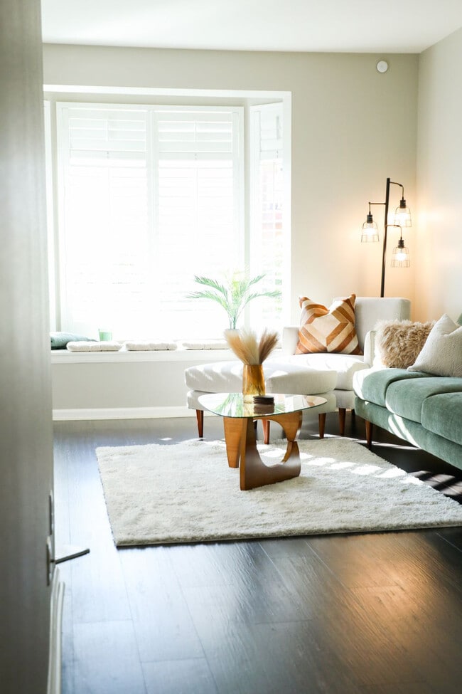 Photo - 2419 Fifth Avenue-SI FL1-ID1335164P Unit SI FL1-ID1335164P
