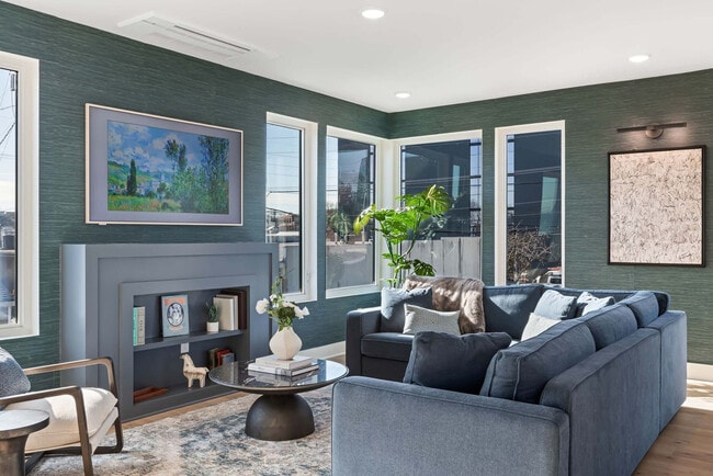 Building Photo - 1117 3rd Ave S Unit ID1321348P