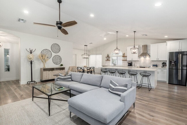 Photo - 2562 E Lynwood St Unit SI ID1558611P