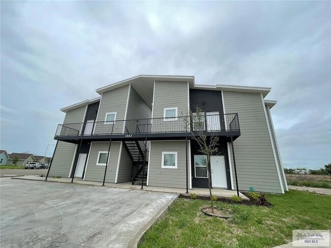 Building Photo - 1303 Quitaca Dr