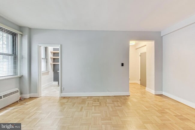 Building Photo - 1010 25th St NW Unit 101