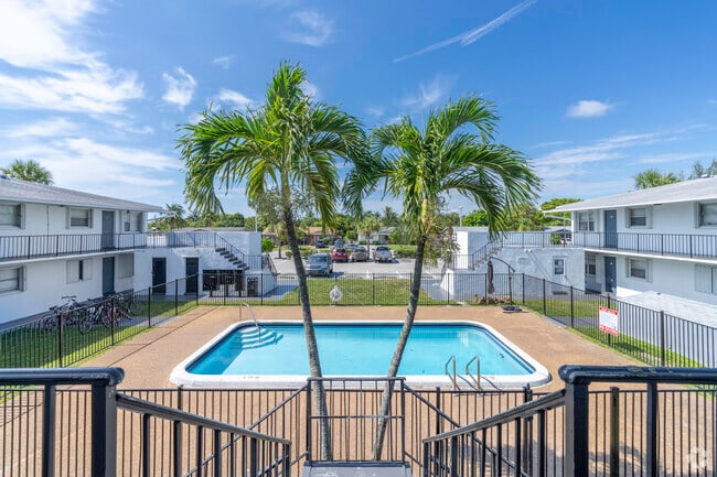 Pool - San Marco Apartments