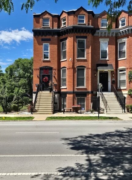 Photo - 4020 S Drexel Blvd