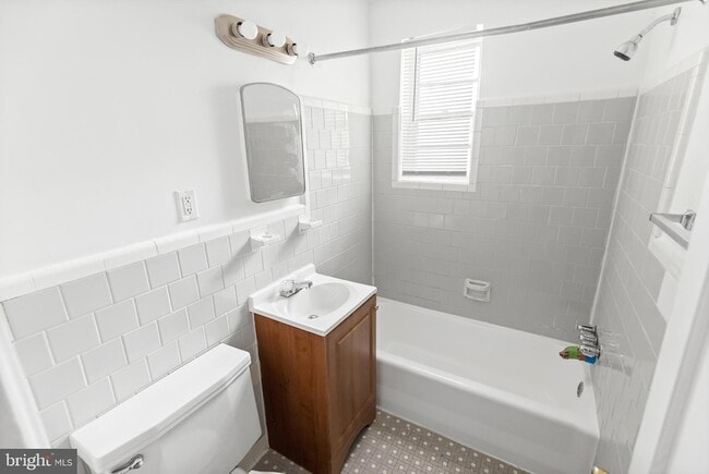 Photo - 206 Trenton Pl SE