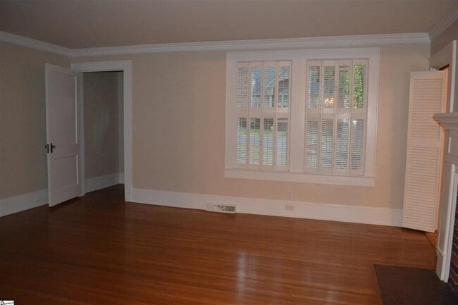 Photo - 40 Lanneau Dr