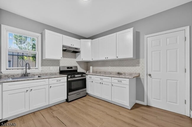 Photo - 437-439 7th Ave W Unit 1